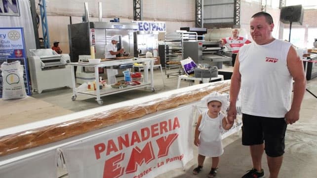 Elaboran el pan más grande del país