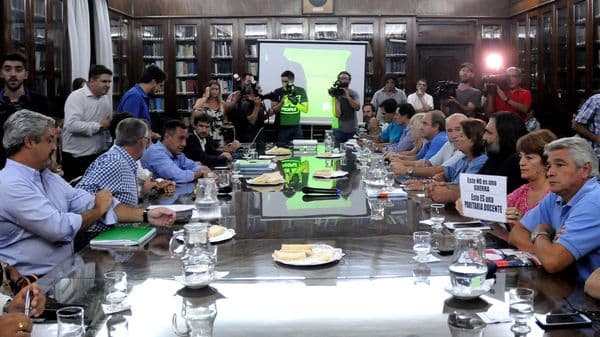 En medio del paro, la Provincia buscará destrabar el conflicto docente