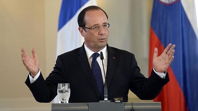 Hollande pidió «ejemplaridad» y Fillon lo acusó de dirigir una «maquinación»
