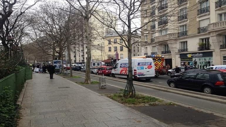 Al menos 10 muertos por un tiroteo en el edificio de un diario en París