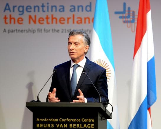 «La herramienta principal para construir el futuro es el diálogo», dijo Macri en Holanda