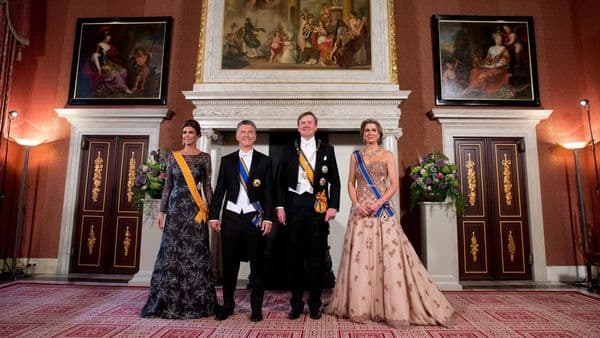 Elegantes y sofisticadas: los looks de Juliana Awada y Máxima Zorreguieta en el banquete real