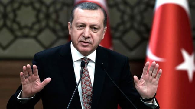 Erdogan volvió a arremeter contra occidente a dos días del referéndum