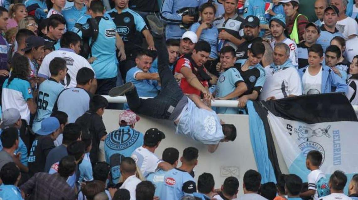 Murió Emanuel Balbo, el hincha que fue arrojado al vacío en el clásico cordobés
