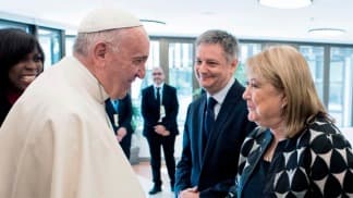 El papa Francisco le transmitió a Malcorra que no recibirá a políticos argentinos hasta después de las elecciones