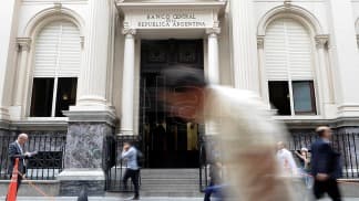 El Banco Central eliminó los límites de montos para transferencias bancarias