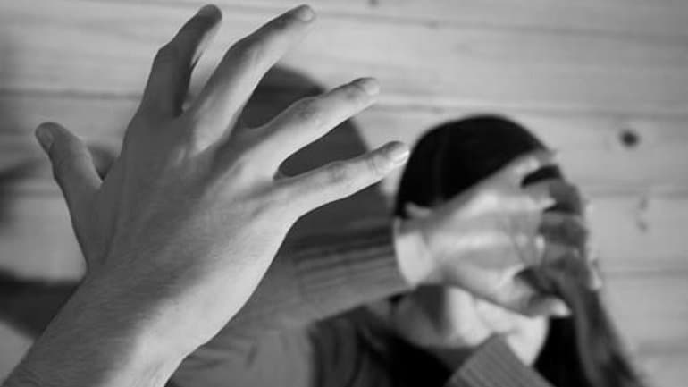 Discutió con su mujer y la mató con una maza de albañil: quedó detenido