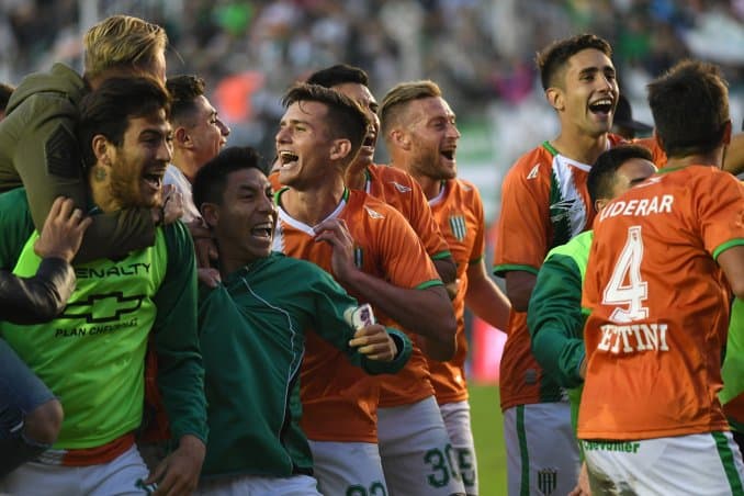 Banfield supo hacerse fuerte después del gol y ganó en el Sola