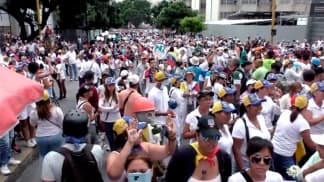 Maduro decreta el estado de excepción tras más protestas