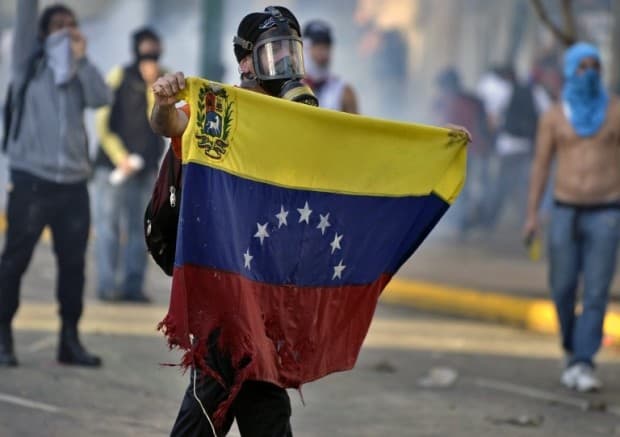 La oposición realiza nuevas concentraciones en todo el país