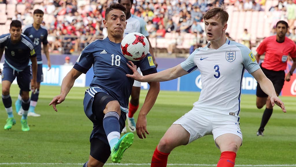 Argentina controló el partido, pero Inglaterra goleó de contra