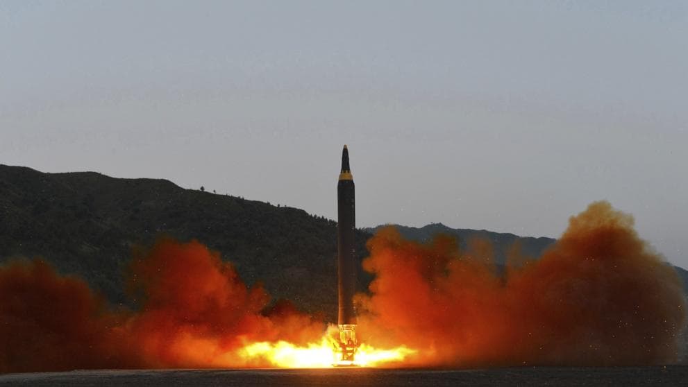 Corea del Norte confirma el éxito del lanzamiento de su último misil