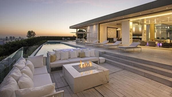 La mansión más cara y lujosa de Beverly Hills en venta