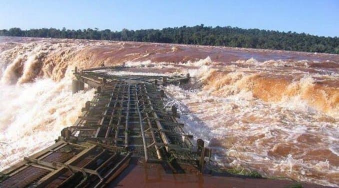 Continúan los trabajos para reparar los daños causados por las inundaciones en Corrientes