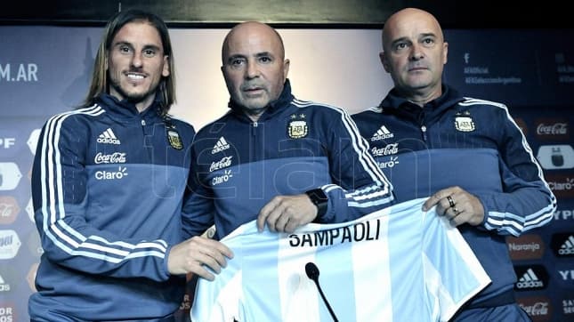 Higuaín, Dybala y Tagliafico llegaron a Melbourne y practicaron con Sampaoli