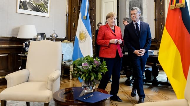 Merkel felicitó a Macri por el «fortalecimiento de la economía»y por «abrir la Argentina al mundo»