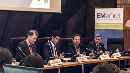 El gobierno expuso ante empresarios extranjeros en París: «Los resultados ya empiezan a verse»