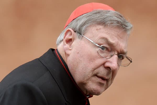 El cardenal Pell, «ministro de Economía» del Vaticano, enfrentará a la Justicia por pedofilia