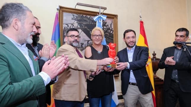 Entregaron el premio World Pride Madrid 2017 a la memoria del activista gay Carlos Jáuregui