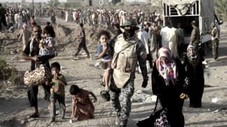Miles de civiles huyen de la ofensiva sobre Mosul hacia campos de refugiados