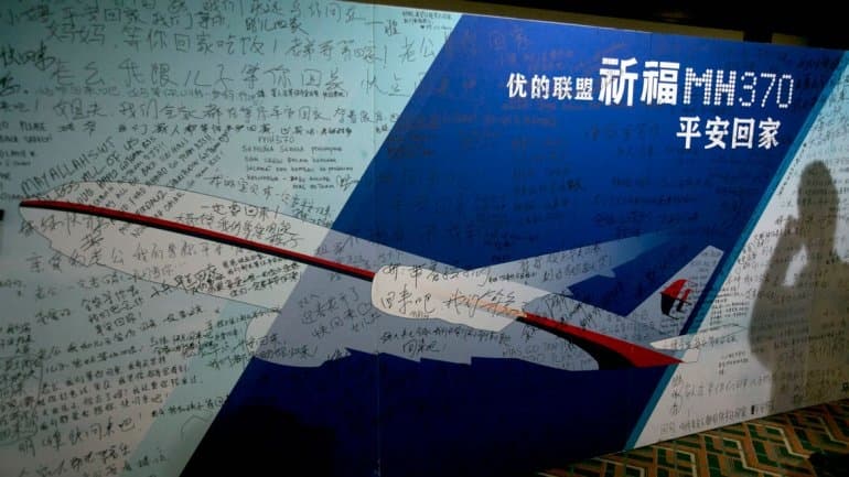 Se reanuda la búsqueda del avión de Air Asia que desapareció con 162 personas