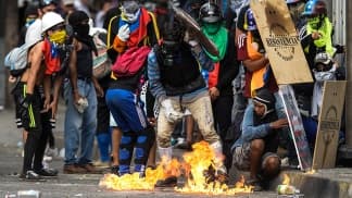 Protestas y represión policial tras el ataque al Parlamento