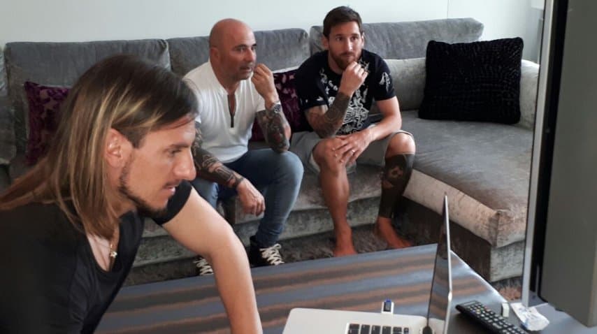 Sampaoli almorzó en la casa de Messi, en una reunión que duró tres horas