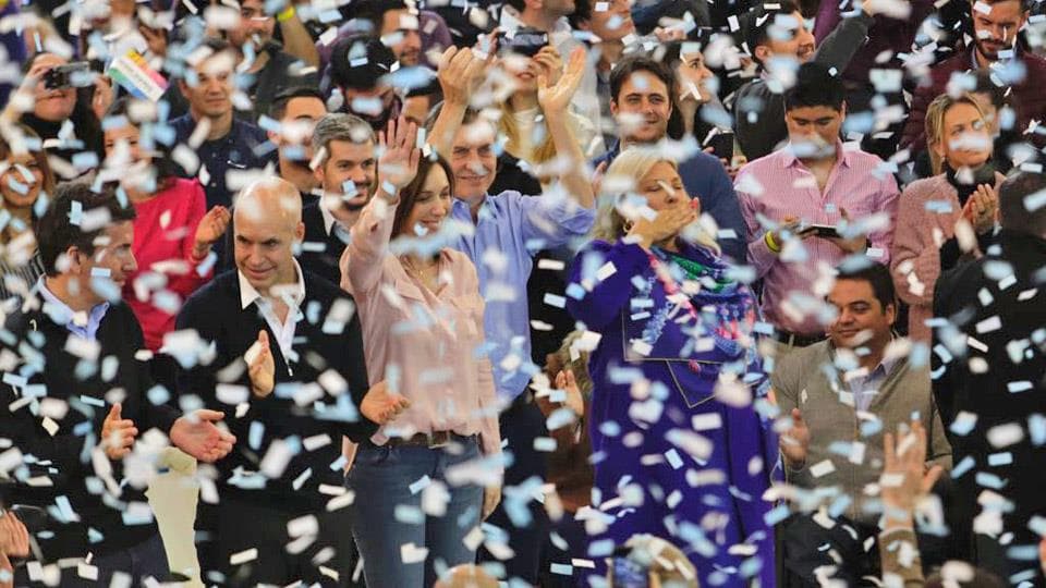 En el cierre de campaña de Vamos Juntos, Elisa Carrió apuntó contra el kirchnerismo: «Si se levantara Evita, los mataría»