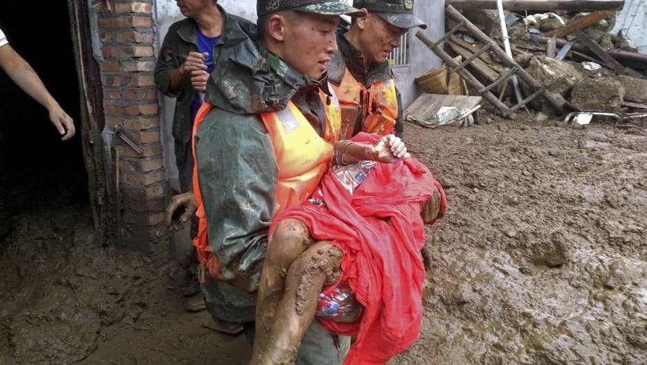 Al menos 19 muertos y 280 heridos en menos de 24 horas por un terremoto en Sichuan