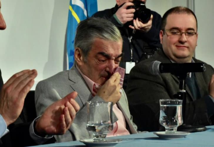 Das Neves pidió licencia por problemas de salud y se quebró