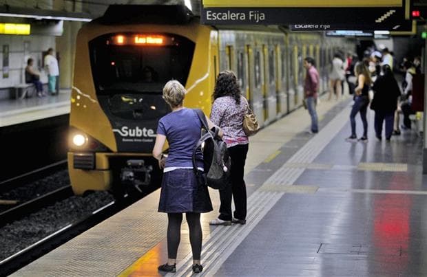 Subtes: el gobierno porteño extenderá por seis meses el contrato con Metrovías