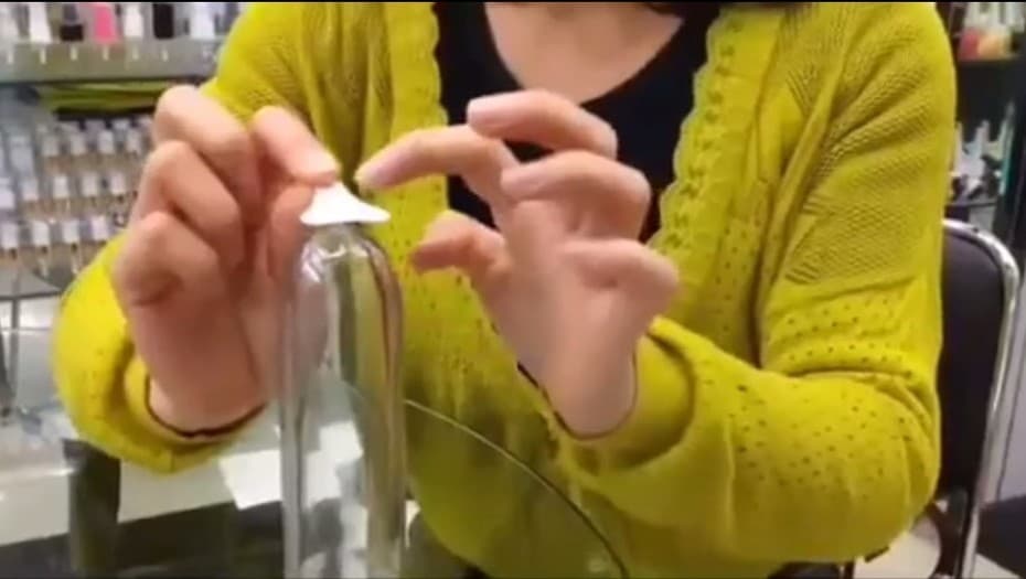 El polémico sticker que quiere reemplazar al preservativo