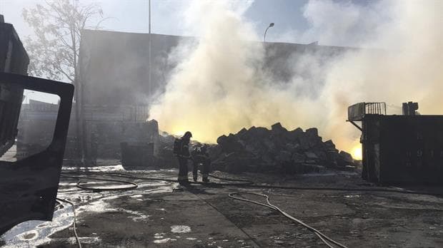 Madrid: alerta masiva por una nube tóxica generada por el incendio de una nave industrial