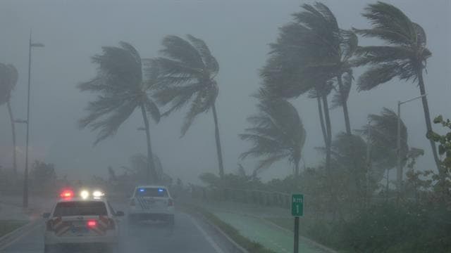 Irma perdió fuerza en su paso por Cuba pero igual será un «potente huracán» cuando llegue a Florida