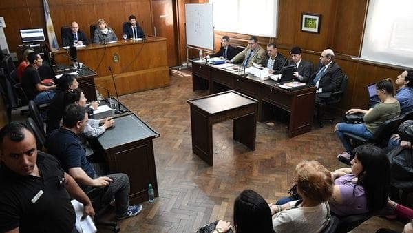 Tragedia de Once: empezó y se suspendió el juicio contra tres bomberos por la fallida búsqueda de Lucas Menghini Rey