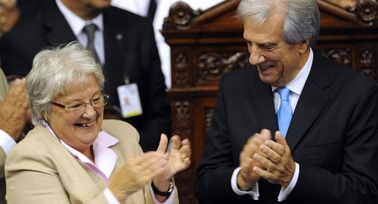En medio de una crisis política, la esposa de Mujica asumió la vicepresidencia en Uruguay