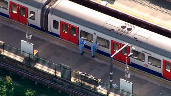 Una explosión en el subte de Londres dejó 22 heridos y la investigan como «acto terrorista»