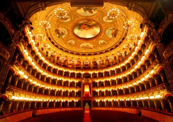 Suspendieron una función de «La traviata» en el Colón por un corte de luz