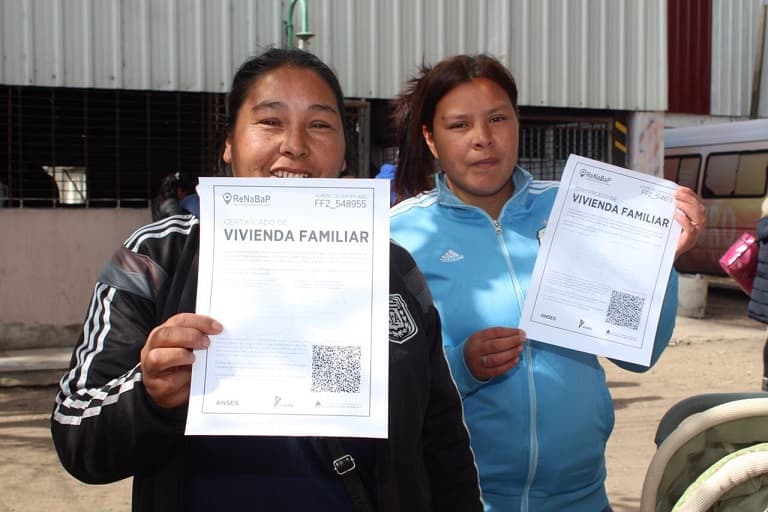 El Gobierno entregó certificados de vivienda en La Matanza
