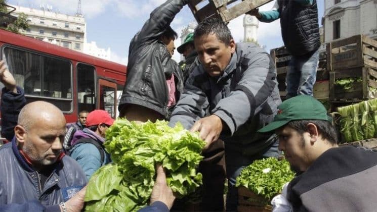 Arrancó el «feriazo» en Plaza de Mayo
