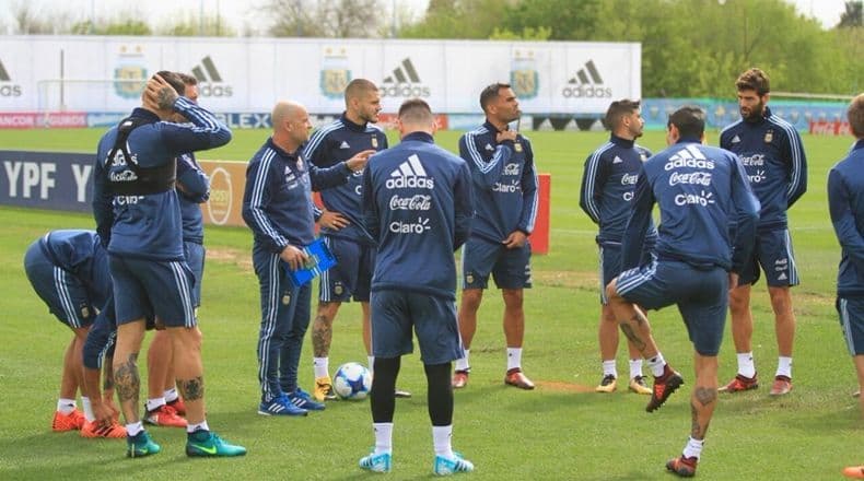 El día después de Perú: la selección argentina vuelve al trabajo con muchas más dudas que certezas