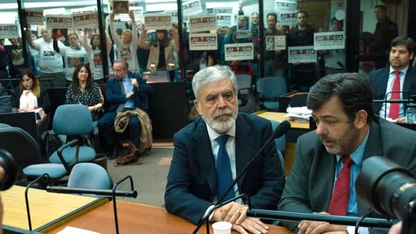 Julio De Vido pidió que se suspenda el pedido de detención