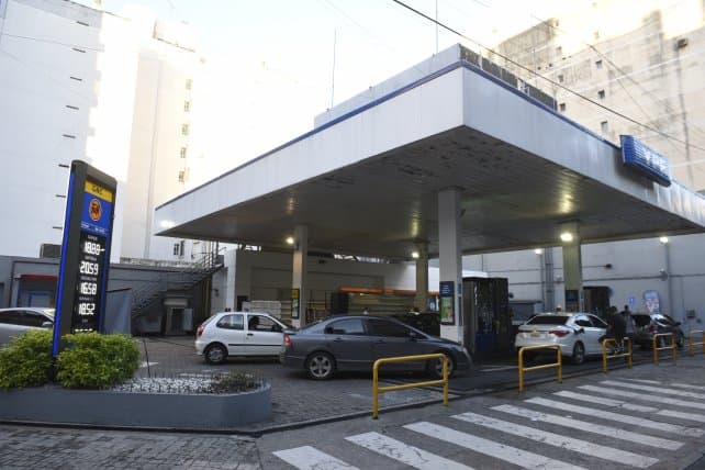 La nafta aumenta desde hoy alrededor de 10 por ciento