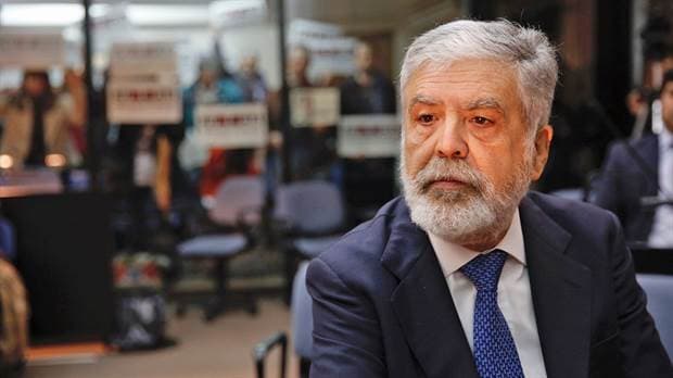 Tras el desafuero, Julio De Vido se entregó y ya está en Comodoro Py