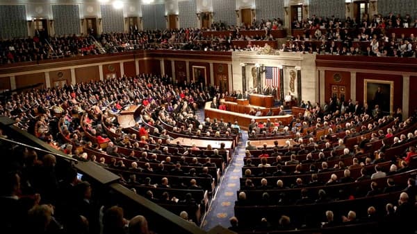 El Congreso de EEUU aprobó la ley presupuestaria y abrió la puerta para la «histórica» reforma fiscal de Donald Trump