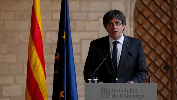 El presidente destituido de Cataluña, Carles Puigdemont, viajó a Bruselas una hora después de ser querellado por sedición