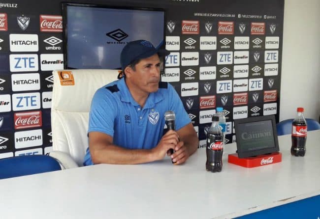 Marcelo Gómez asumió como nuevo técnico de Vélez
