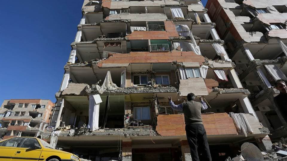 Un devastador sismo destrozó la frontera entre Irán e Irak y causó más de 330 muertos