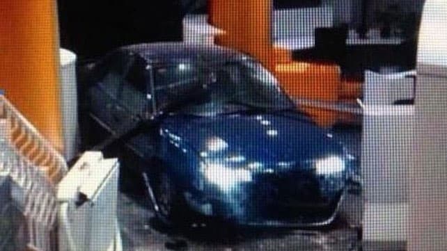 Madrid: un hombre estrelló un coche con explosivos contra la sede del Partido Popular
