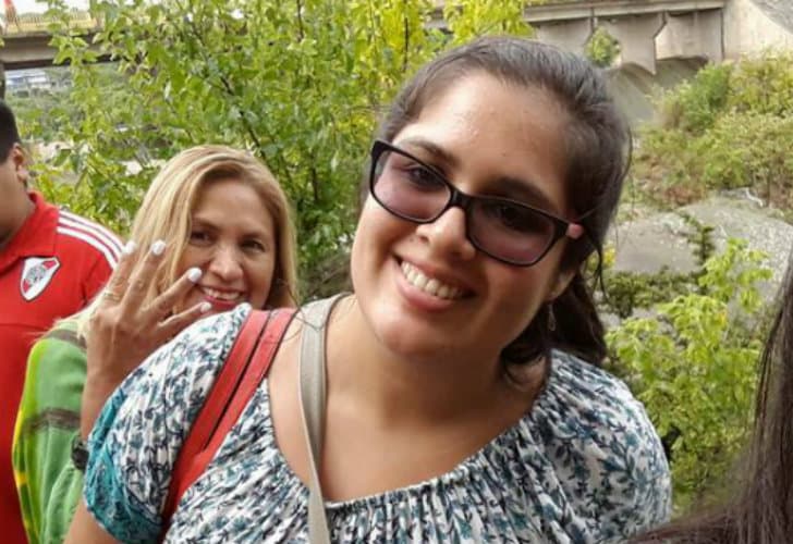 Brenda, la estudiante que cayó de un tren tras un robó abrió los ojos y pidió un libro